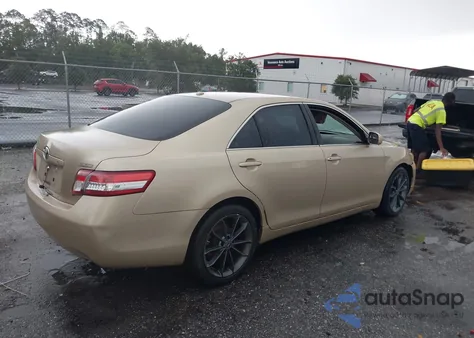 2011 Toyota Camry z USA, uszkodzony, nr VIN 4T1BF3EK2BU711452